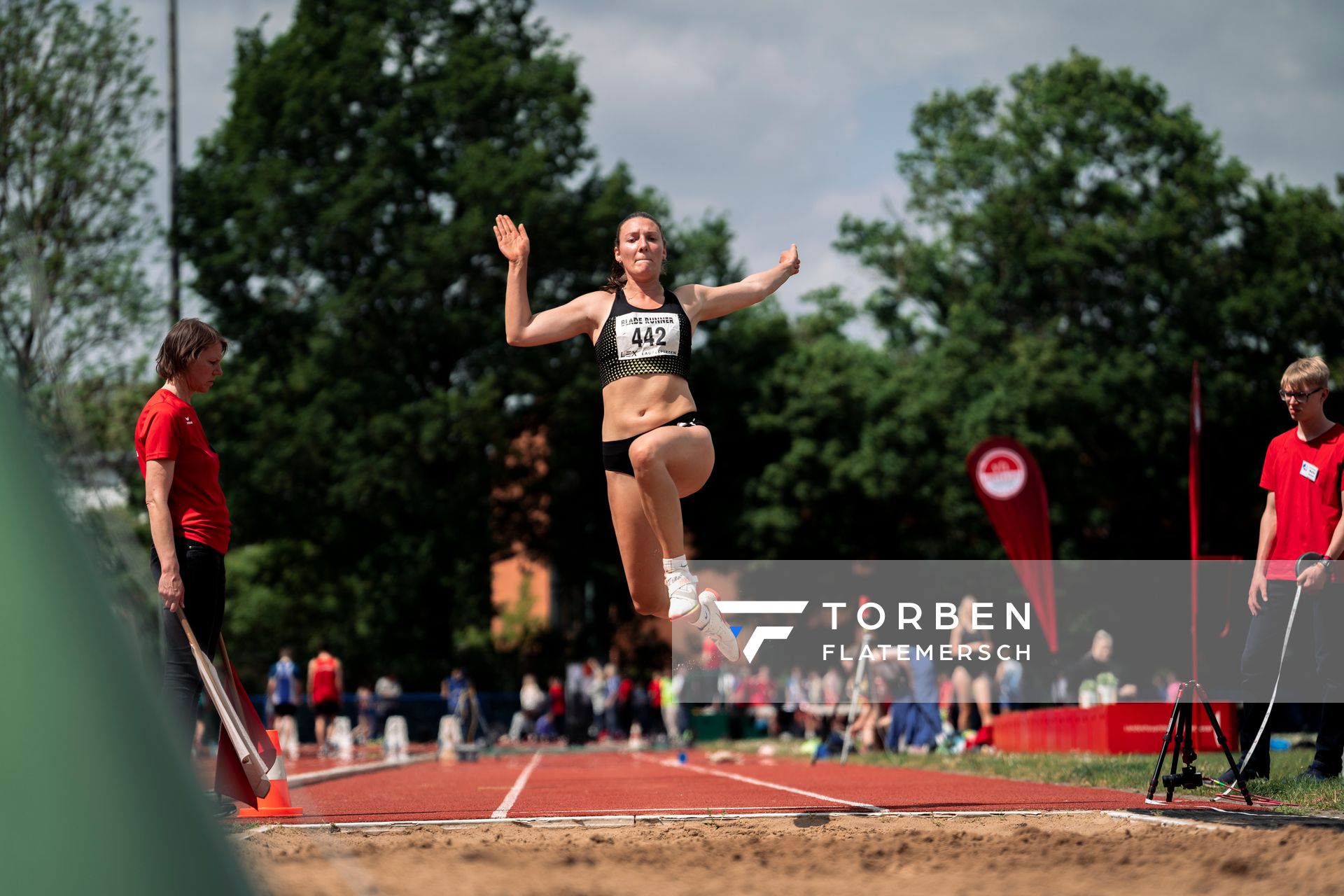 Luzie Sophie Probst (LC Paderborn) im Weitsprung am 14.05.2022 beim Nationalen Leichtathletik-Meeting im Erika-Fisch-Stadion in Hannover